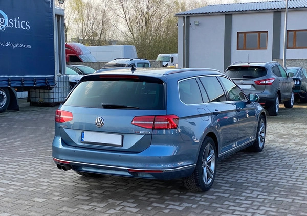 Volkswagen Passat cena 30900 przebieg: 232182, rok produkcji 2015 z Łapy małe 379